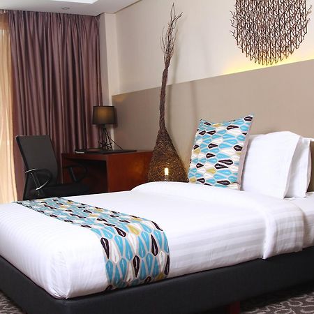 The Oriental Hotel Bataan 마리벨레스 외부 사진