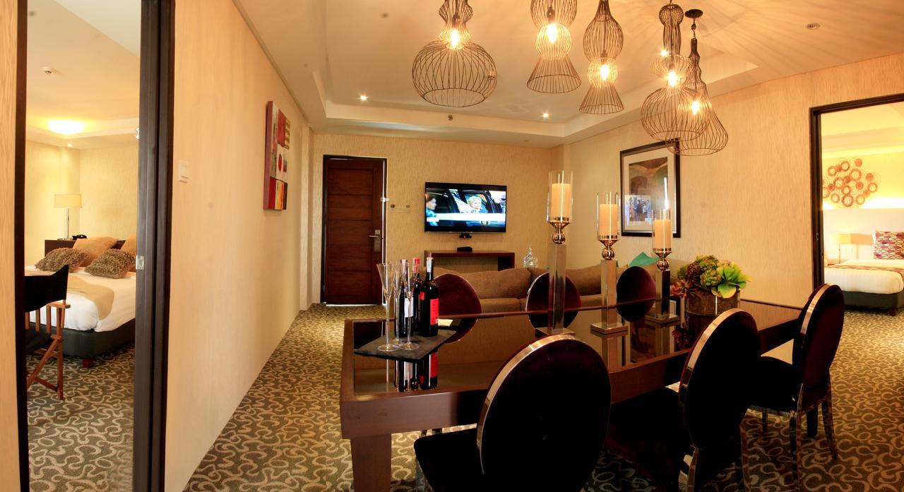 The Oriental Hotel Bataan 마리벨레스 외부 사진